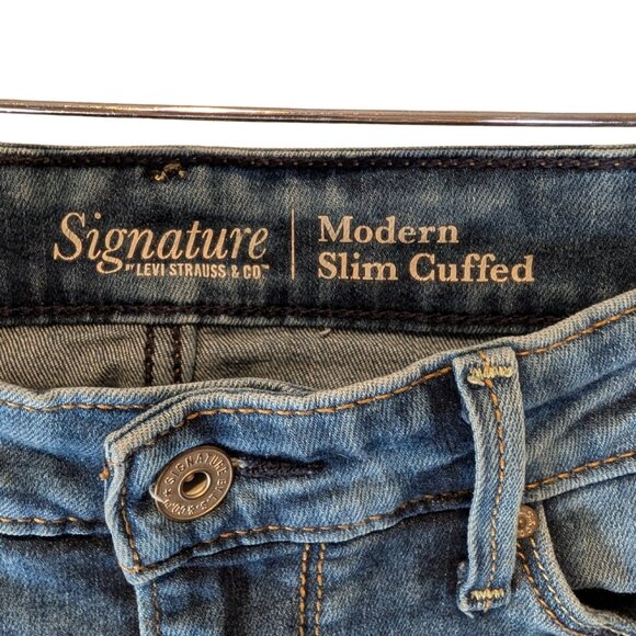 Signature Levi Strauss Womens Size 6 Jeans Modern Slim Cuffed Floral Embroidered - Picture 6 of 8